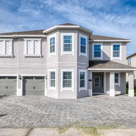 Modern 11 Bdrm Property With Game Room In Encore